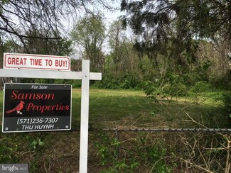 4702 Ravenswood Rd, Riverdale, MD 20737