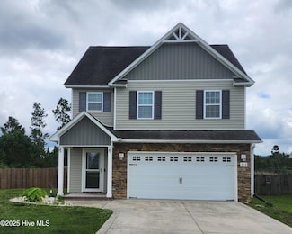 208 Lockwood Ct, Hubert, NC 28539