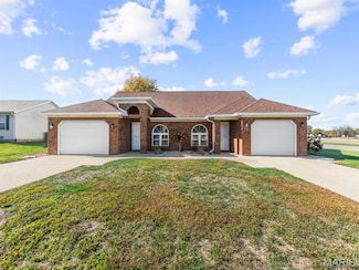 137 N 9th St, Dupo, IL 62239