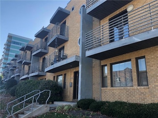 4536 Broadway Blvd Unit 3N, Kansas City, MO 64111
