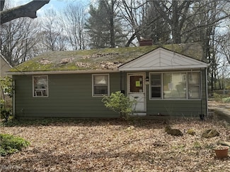 1512 Treasch Dr, Cuyahoga Falls, OH 44221