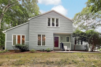 1 Maple Hill Dr, Mahopac, NY 10541