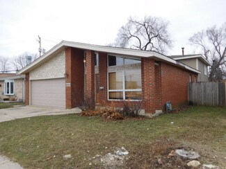8560 Plainfield Rd, Lyons, IL 60534