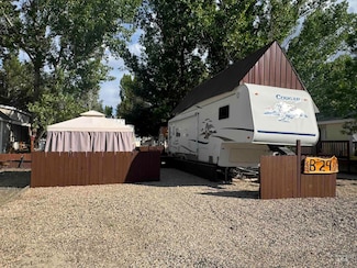29 B St, Cascade, ID 83611