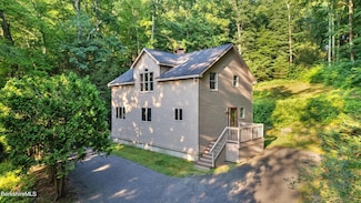 32 Hillside Ave, Great Barrington, MA 01230