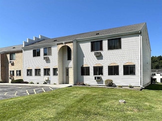 8 Scarborough Ln Unit B, Wappingers Falls, NY 12590