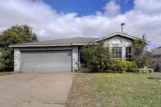 10216 Sunset View Dr, Fort Worth, TX 76108