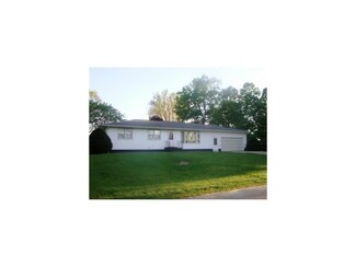 302 Cross St SE, Blairstown, IA 52209