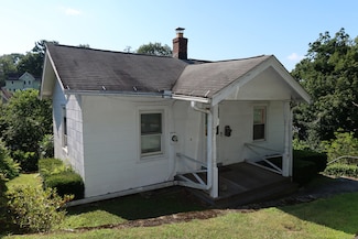 11 Edgewood Ave, Shelton, CT 06484