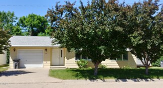103 6th Ave SE, Crosby, ND 58730