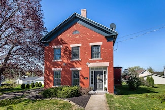 320 W Harrison St, Shullsburg, WI 53586