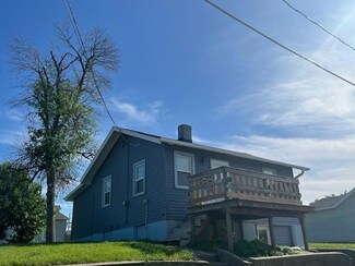 701 N 5th Ave W, Newton, IA 50208
