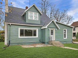 402 S 7th St, Goshen, IN 46526