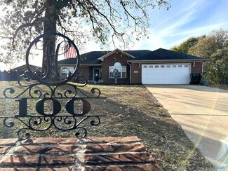 100 Lazy Oak Dr, New Market, AL 35761