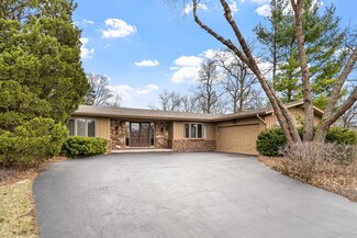 5 Echo Ct, Hawthorn Woods, IL 60047
