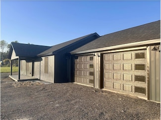 38 Bartlett Cove Dr, Orrington, ME 04474