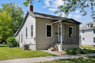 411 2nd Ave N, Mount Vernon, IA 52314
