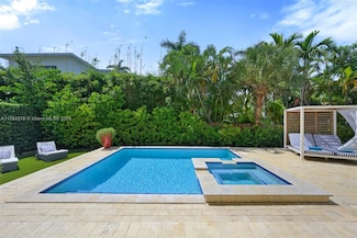 7800 Center Bay Dr, North Bay Village, FL 33141