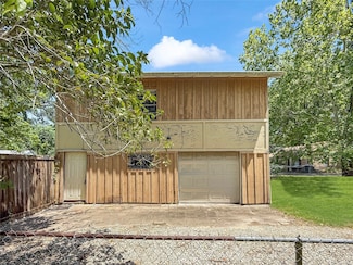 1950 Harrison St, Beaumont, TX 77701