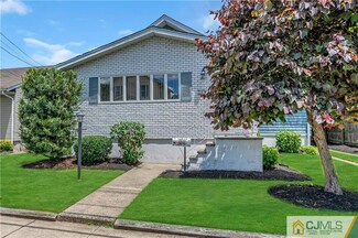 10 Safran Ave, Edison, NJ 08837