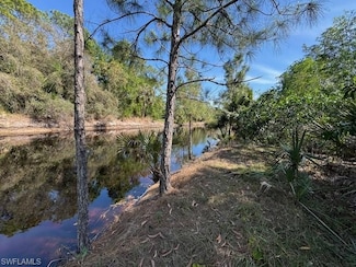 XXX 2nd St NE, Naples, FL 34120