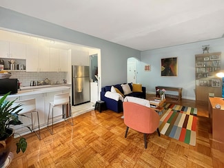 81 Ocean Pkwy Unit 5P, Brooklyn, NY 11218