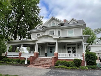 5305 S 22nd St, Saint Joseph, MO 64503