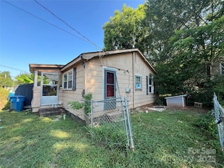 108 W Spruce St, Forest City, NC 28043