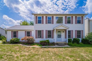 979 Fieldstone Dr, Kent, OH 44240