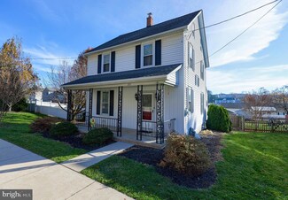 221 N 2nd St, New Freedom, PA 17349