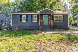 207 Greenbriar Rd, Greensboro, NC 27405