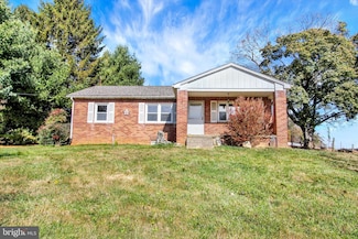 6674 Steltz Rd, Glen Rock, PA 17327