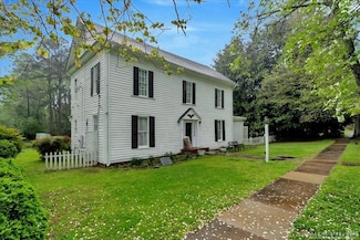 328 Mosby Ave, Littleton, NC 27850