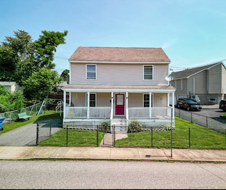 13 Sherman St, Norwich, CT 06360
