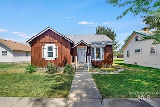 318 Nevada St, Gooding, ID 83330