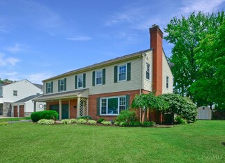 9814 Tollgate Ln, Montgomery, OH 45242