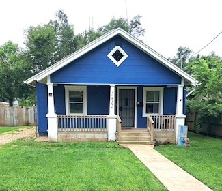 2412 W Olive St, Springfield, MO 65802
