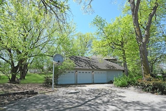 3185 Northshore Dr, Wayzata, MN 55391