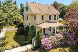 1325 Elm St, Peekskill, NY 10566