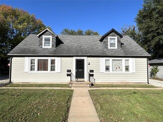 637 N 38th St, Belleville, IL 62226