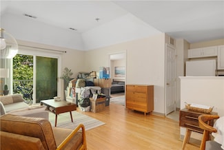 86 Mill St Unit 303, Woonsocket, RI 02895