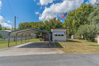 2100 Cr 452, Lake Panasoffkee, FL 33538