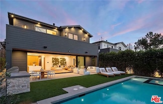 4453 Gentry Ave, Valley Village, CA 91607