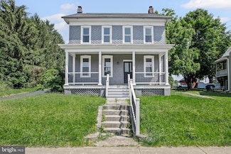 67 Main St, Yorkana, PA 17406