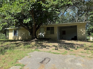 608 Bunny Rabbit Rd, Athens, TX 75751