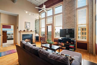 1325 N Van Buren St Unit 308, Milwaukee, WI 53202