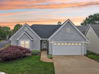 146 Forest Lake Dr, Simpsonville, SC 29681