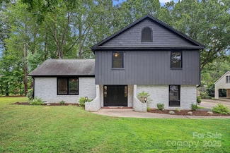 1108 Braeburn Rd, Charlotte, NC 28211