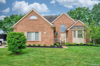 34444 Fargo St, Livonia, MI 48152