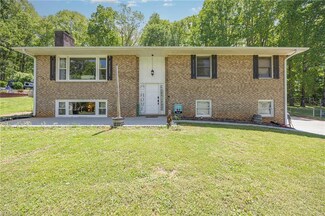 2914 Rhonswood Dr, Tobaccoville, NC 27050